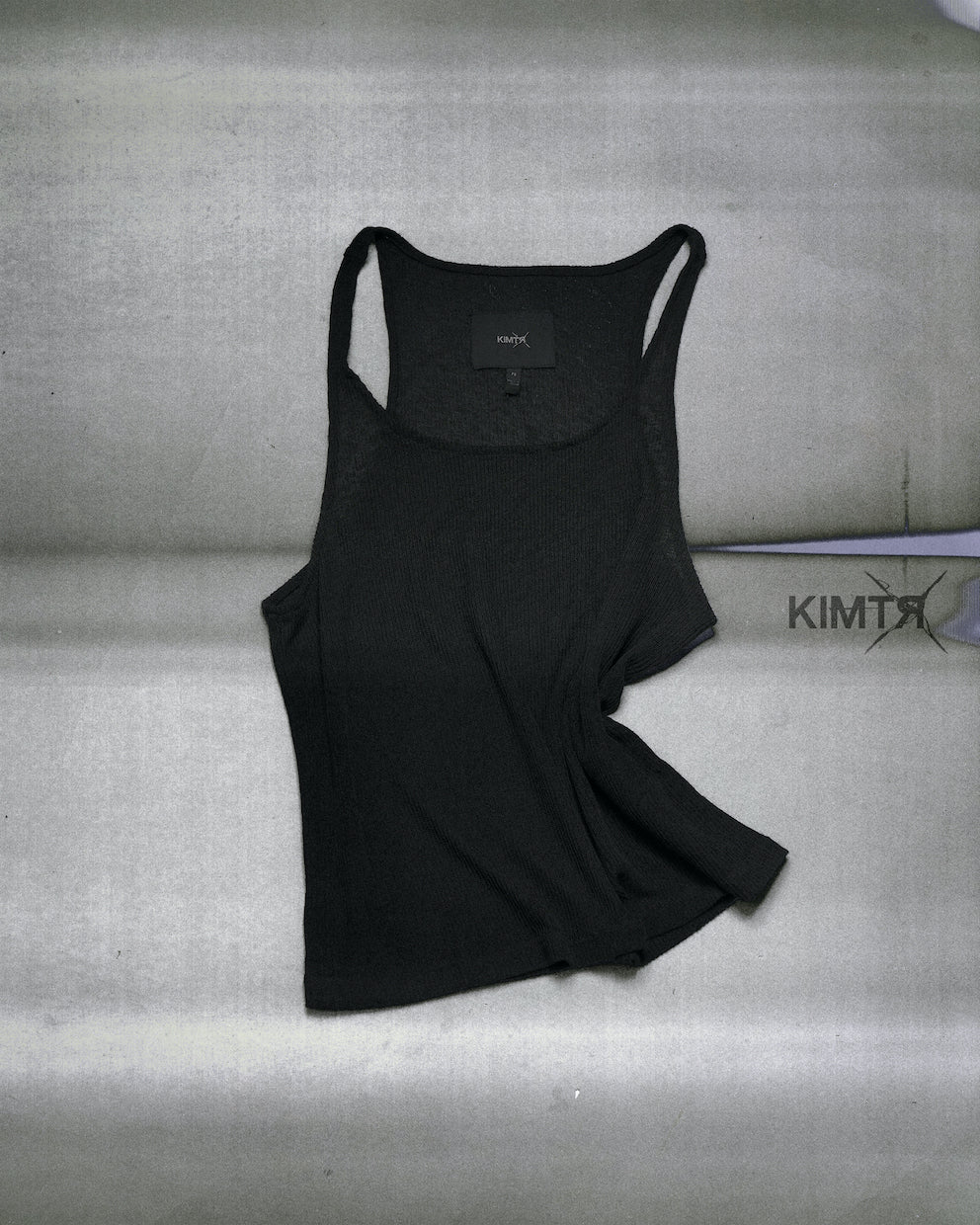 DUST IN THE WINK TANK