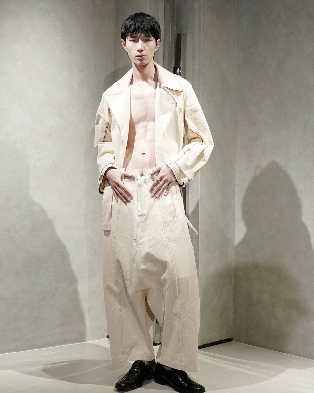 BLACK-LIGHT SMOKE JACKET