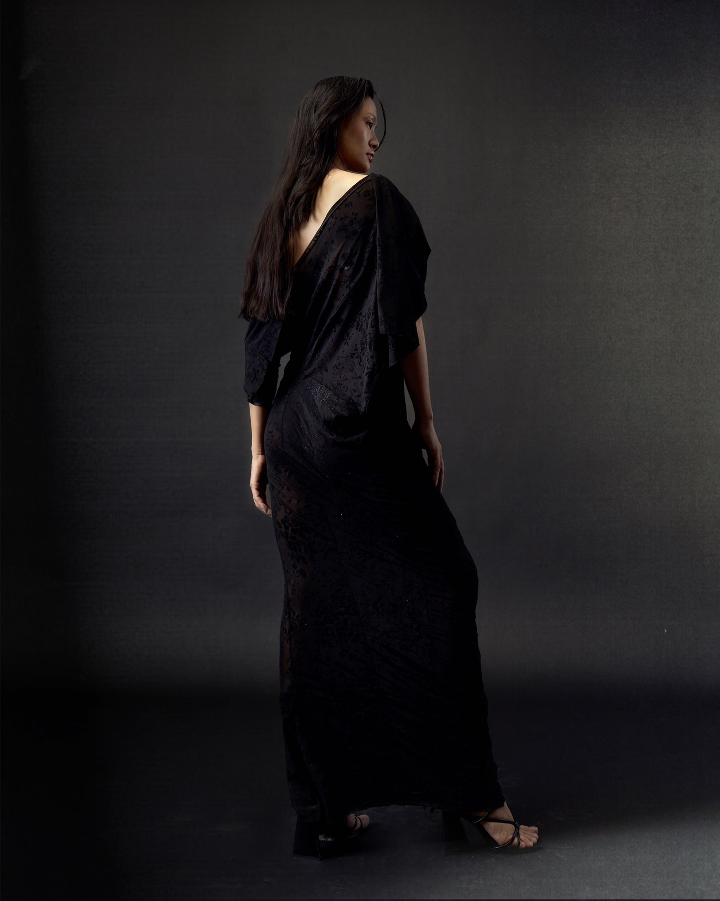 DROPPED SHOULDER VELVET DRESS