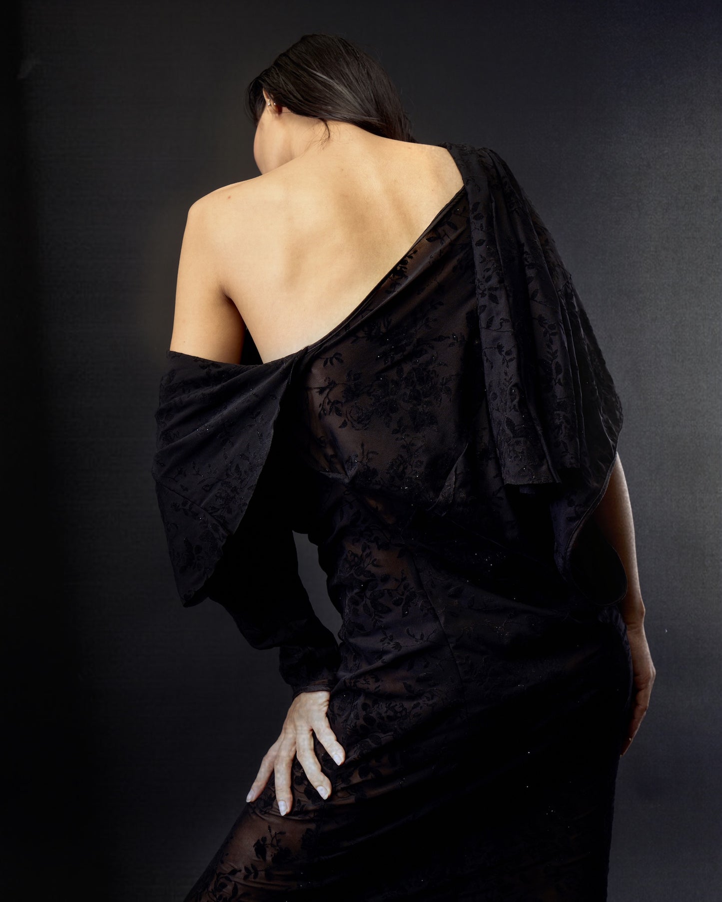 DROPPED SHOULDER VELVET DRESS