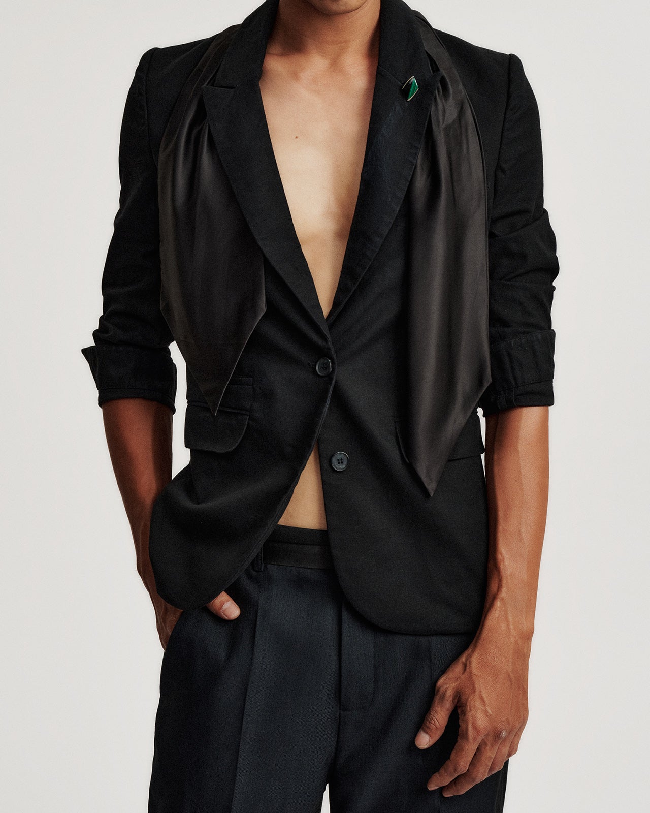 SILK SCARF CHARCOAL BLAZER
