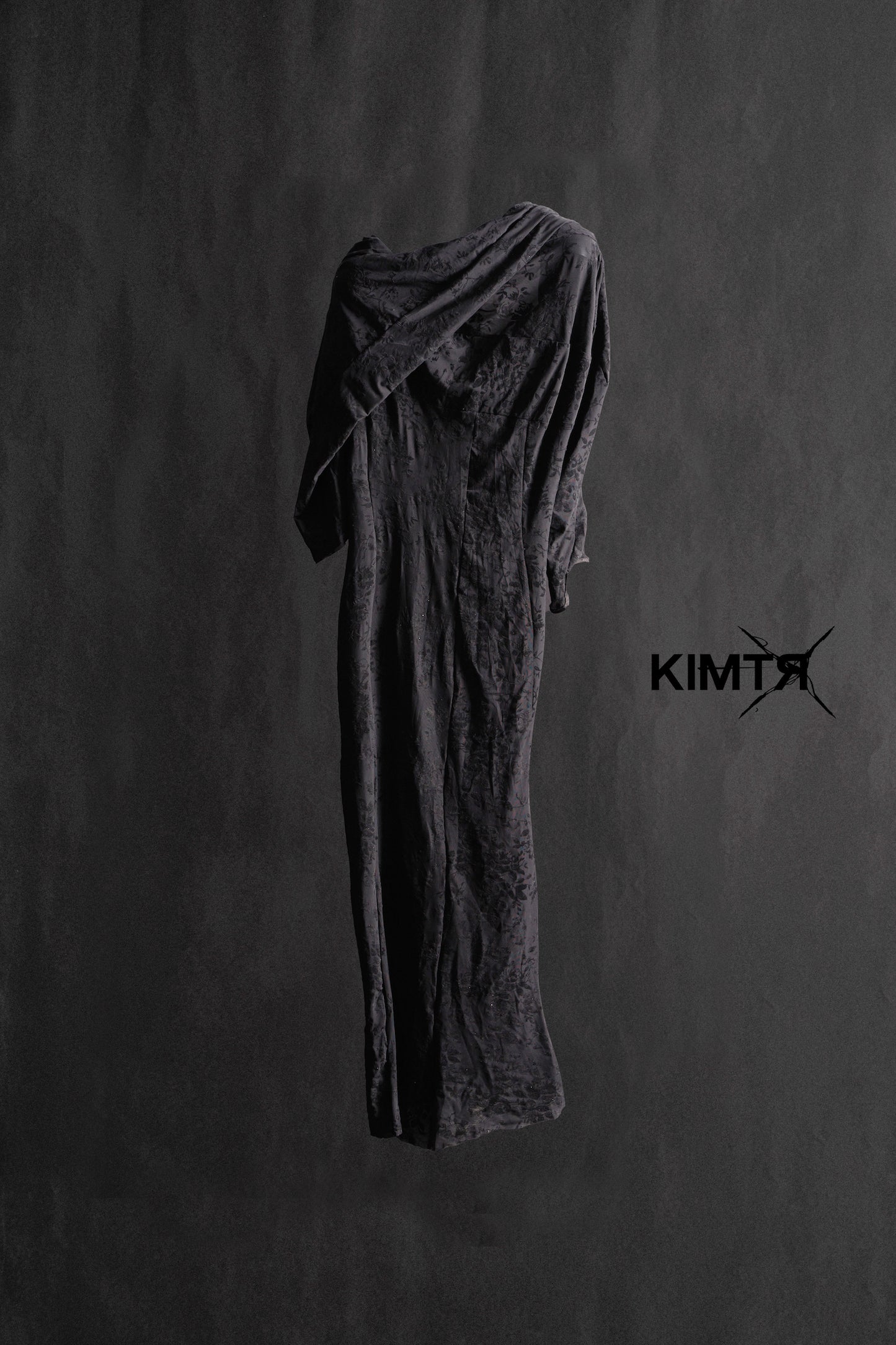 DROPPED SHOULDER VELVET DRESS