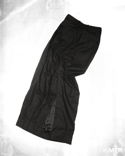UNSTABLE SKIRT